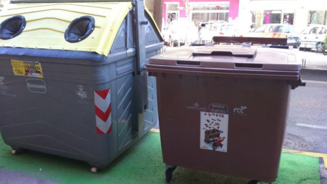 Valencia consigue una tonelada de compost gracias al contenedor marrón