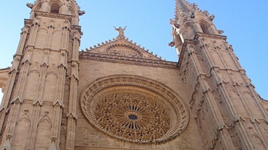 El 'Vía Crucis' de Llorenç Moyà regresa este viernes a las escaleras de la Seu