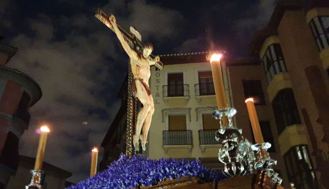 El Cristo del Silencio en la madrugada del Viernes Santo en Granada El Cristo del Silencio en la madrugada del Viernes Santo en Granada