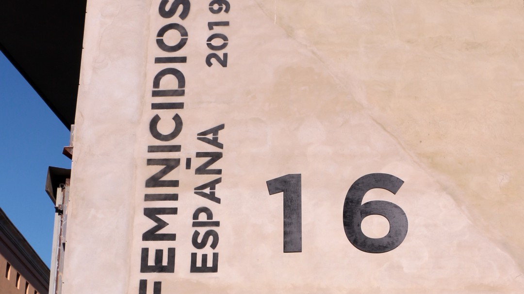 Un contador en Valencia recuerda los feminicidios en España