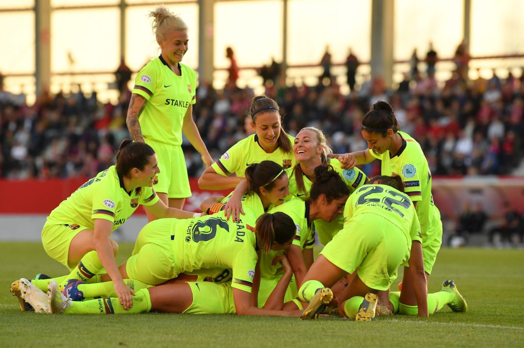 Las jugadoras del Barcelona celebran el único gol de la victoria ante el Bayern Las jugadoras del Barcelona celebran el único gol de la victoria ante el Bayern