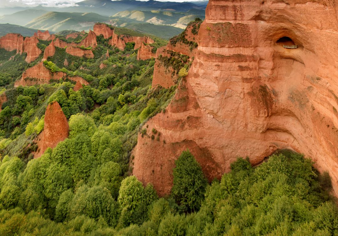 Las Médulas cierran la Semana Santa con más de diez mil visitantes