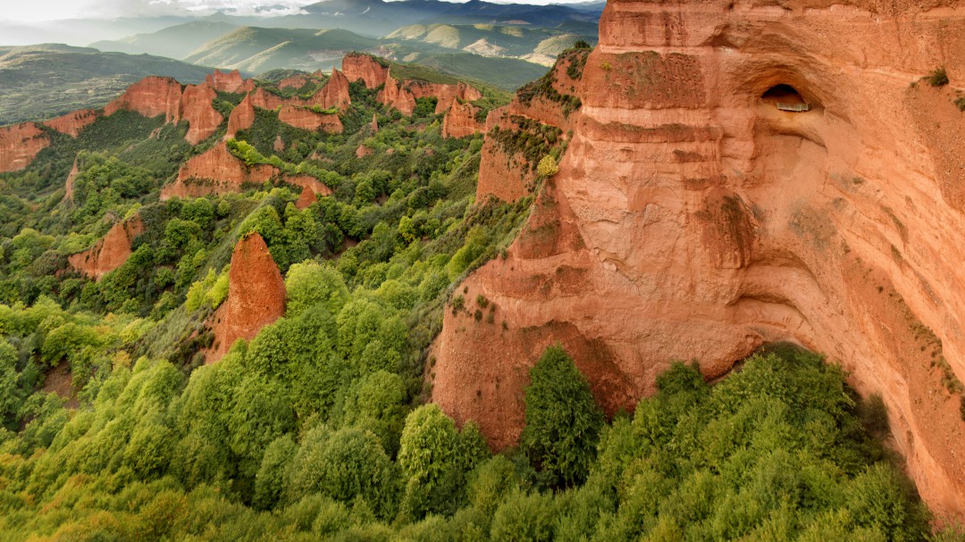 Las Médulas cierran la Semana Santa con más de diez mil visitantes