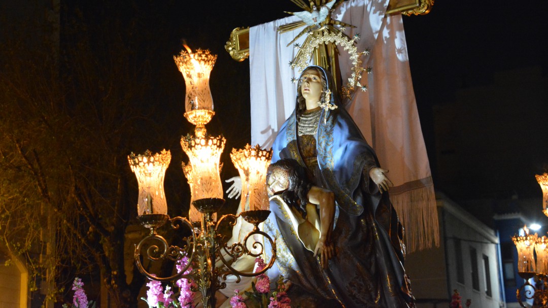 Elda realiza el traslado de las imágenes con sede en la Inmaculada