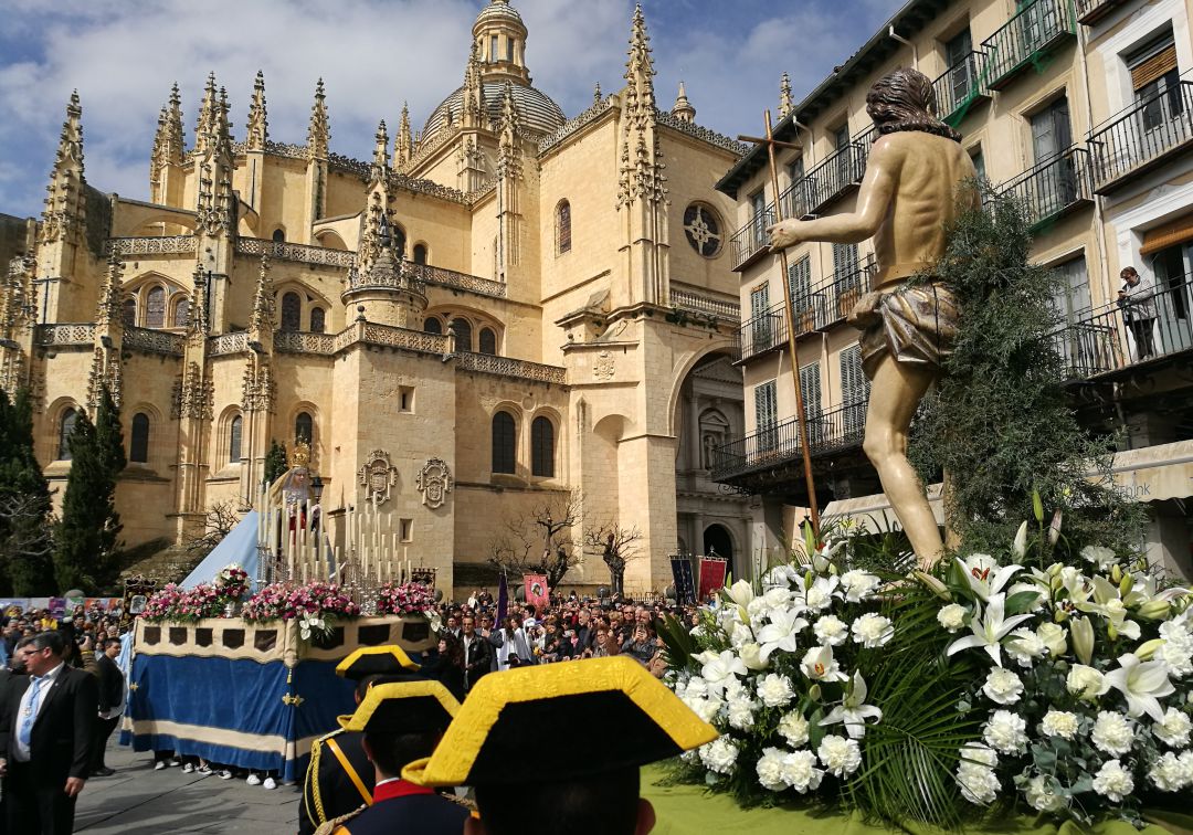 La lluvia respeta el último acto de la Semana Santa con la procesión del encuentro