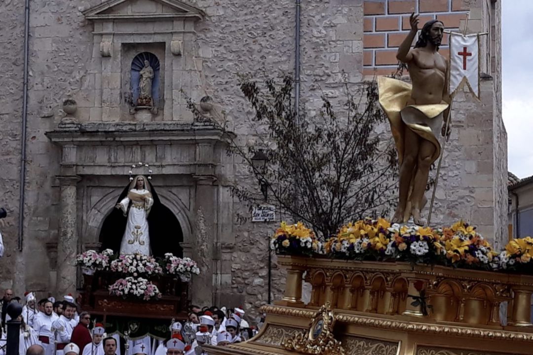 Salida de la procesión del Encuentro de la iglesia de San Andrés. Salida de la procesión del Encuentro de la iglesia de San Andrés.
