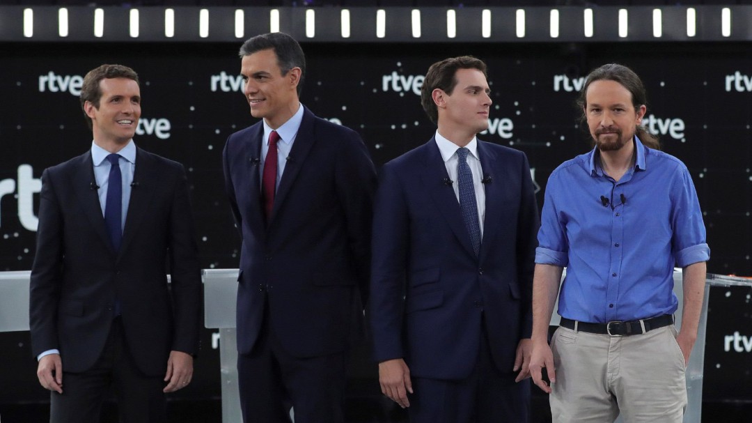 El primer debate a cuatro acentúa la diferencia entre los dos bloques