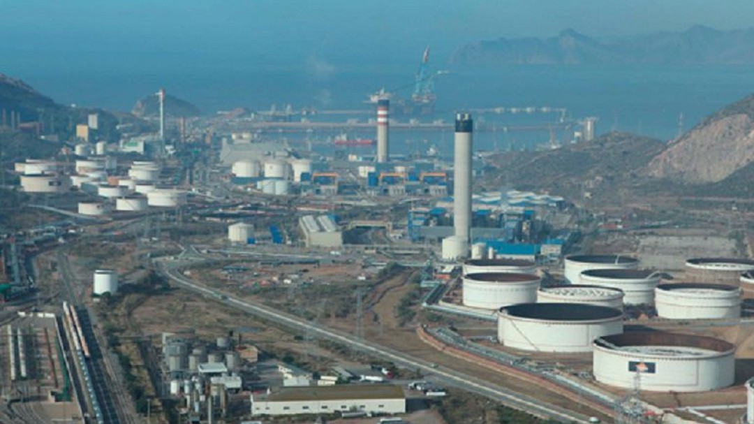 Fiscalía abre una investigación sobre el vertido de petróleo en la rambla de Escombreras