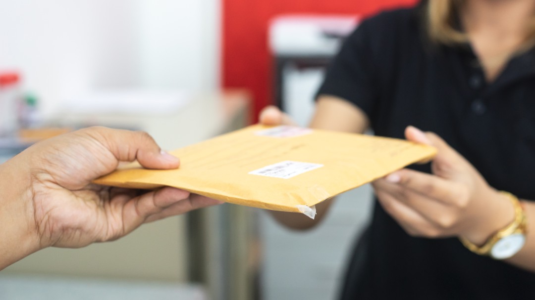 La Policía Nacional alerta sobre el timo relacionado con los paquetes de Correos