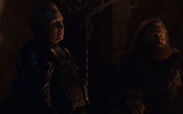 Brienne se convierte en caballero. Brienne se convierte en caballero.