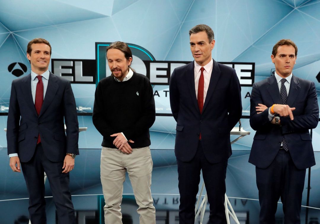 La pugna de Casado y Rivera por liderar la derecha contra Sánchez permite emerger a Pablo Iglesias