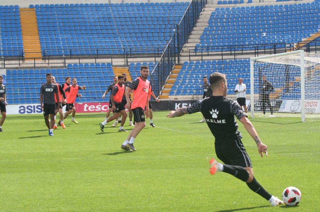 Entrenamiento del equipo, en el Rico Pérez Entrenamiento del equipo, en el Rico Pérez