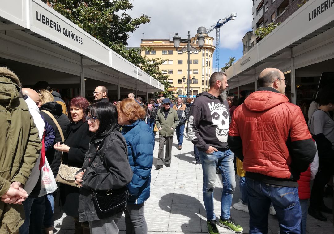 Los libreros cierran la feria 'dolidos' con el Ayuntamiento de Ponferrada