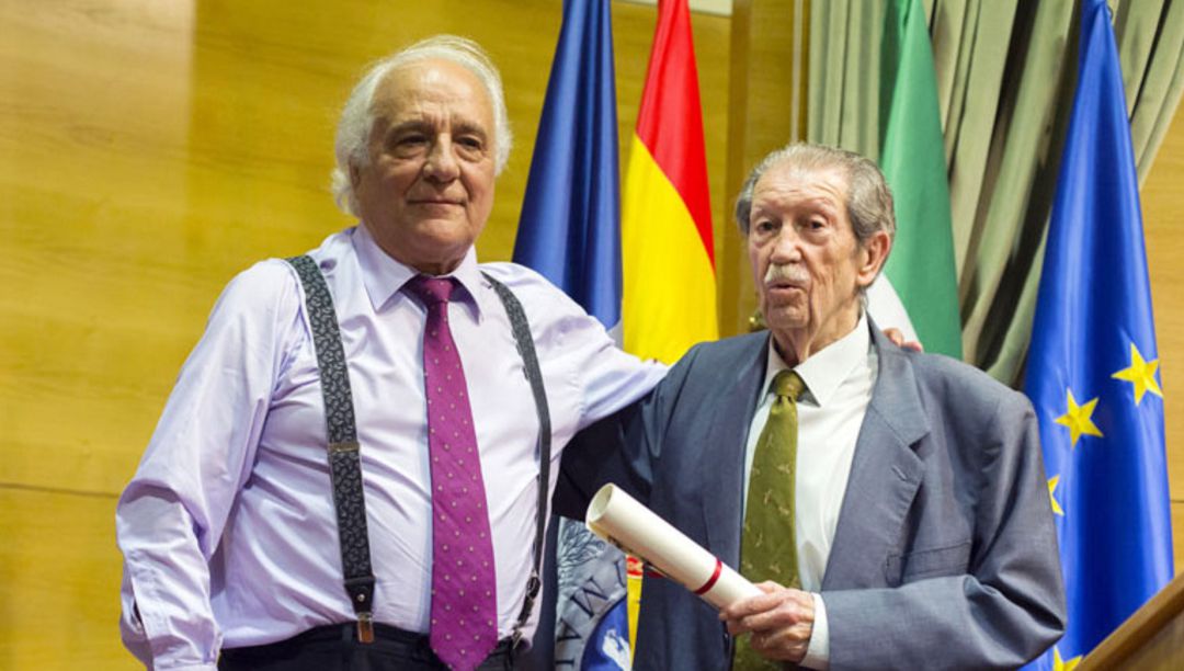El escritor conquense Raúl del Pozo y Manuel Alcántara en 2015. El escritor conquense Raúl del Pozo y Manuel Alcántara en 2015.