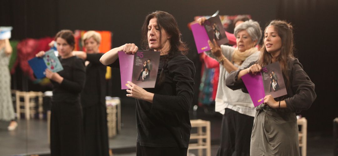 Momento de un ensayo de María Pagés en el primer montaje que realiza su Centro Coreográfico, abierto en Fuenlabrada. Momento de un ensayo de María Pagés en el primer montaje que realiza su Centro Coreográfico, abierto en Fuenlabrada.