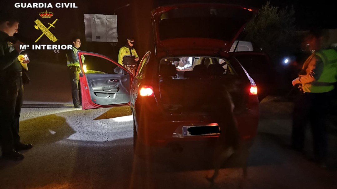 La Guardia Civil desactiva un punto de venta de droga