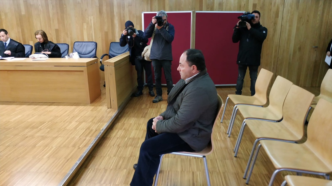 Le piden entre cuatro y cinco años a un hombre por supuestamente haber estafado 127 mil euros a una mujer a la que conoció por internet