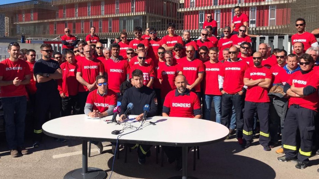La oposición critica que las denuncias de los bomberos no se hayan solucionado