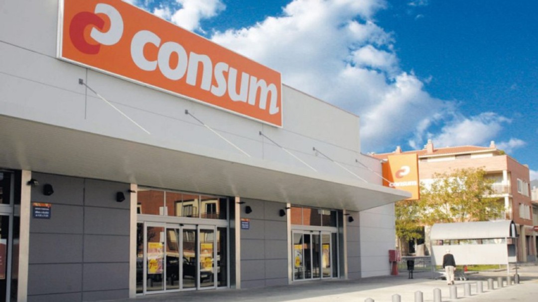 Consum reduce un 80% el plástico que pone en el mercado con sus nuevas bolsas recicladas