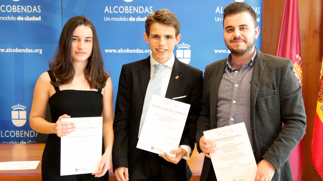 Alcobendas premia a profesores que salvaron la vida a un alumno con parada cardiorespiratoria