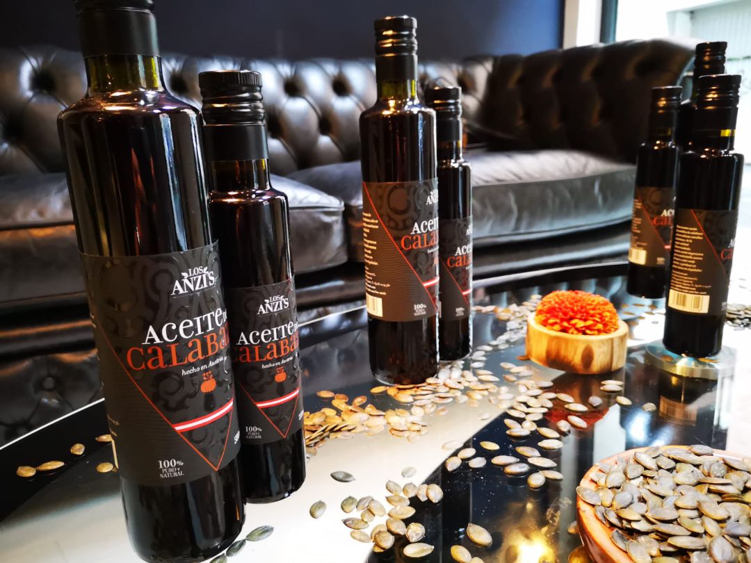 El aceite de pipas de calabaza se elabora en Austria. El aceite de pipas de calabaza se elabora en Austria.