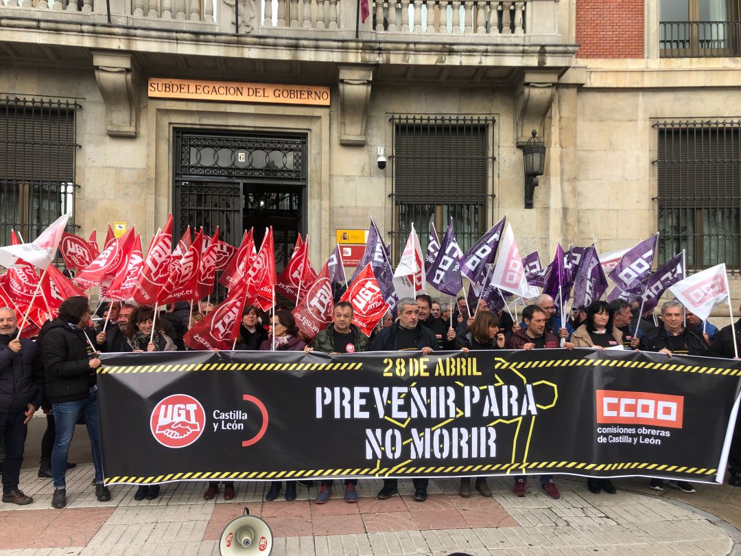 Concentración con motivo del Día de la Salud en el Trabajo Concentración con motivo del Día de la Salud en el Trabajo