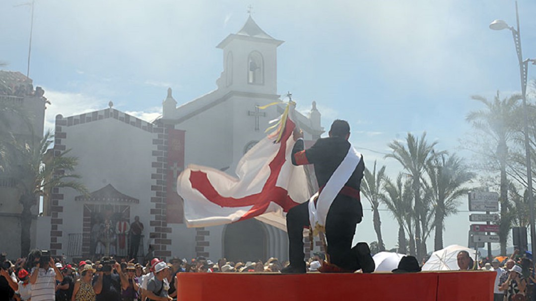 Moros y Cristianos de Abanilla honran a la Stma. Cruz
