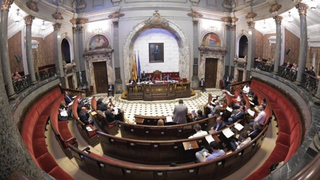 Los socios de Gobierno retiran tres mociones del Pleno para evitar la ruptura