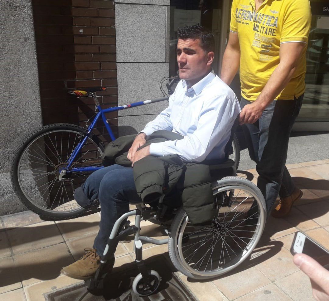 El abogado de Alsa a la salida del juzgado El abogado de Alsa a la salida del juzgado
