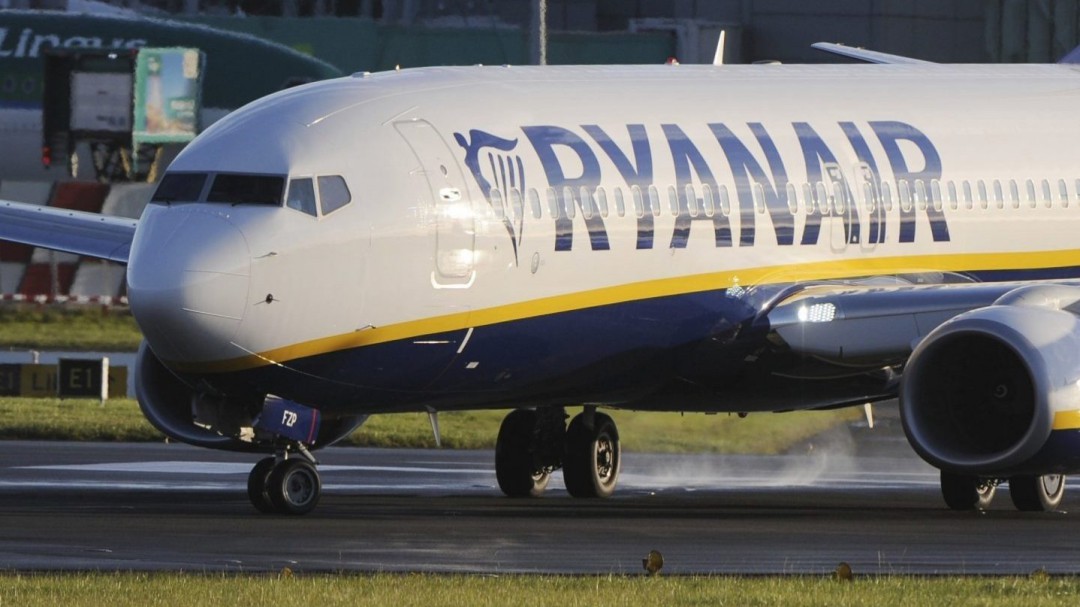 Ryanair tendrá que abonar 1.600 euros a cuatro canarios por la huelga de 2018
