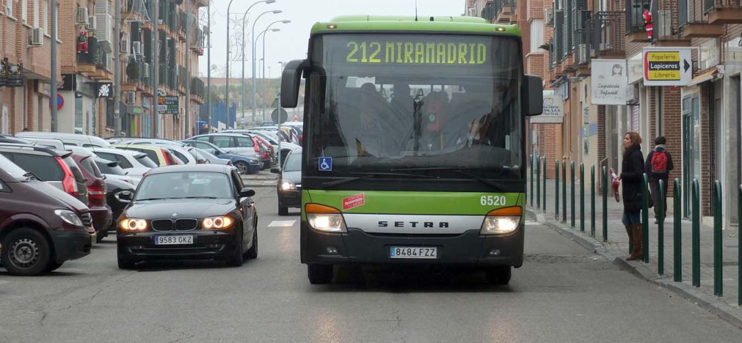 La línea 212 pasará de 72 a 107 viajes La línea 212 pasará de 72 a 107 viajes