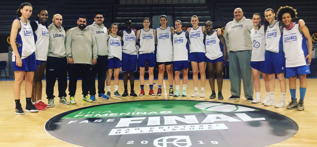 Las jugadoras pepineras posan tras un entrenamiento en el Pabellón Juan Ríos Tejera de San Cristóbal de La Laguna. Las jugadoras pepineras posan tras un entrenamiento en el Pabellón Juan Ríos Tejera de San Cristóbal de La Laguna.