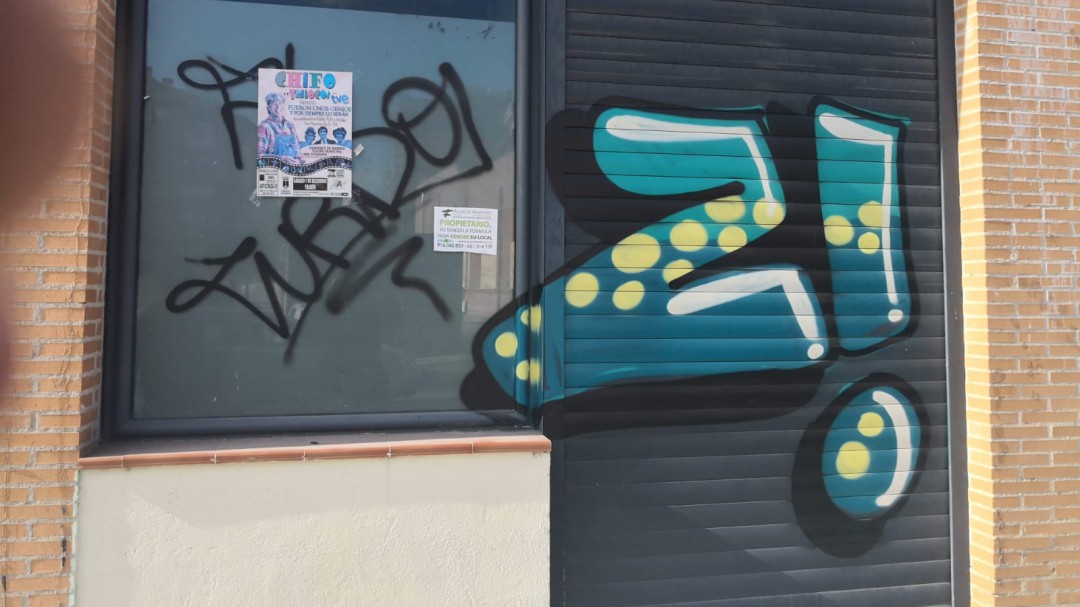 La Guardia Civil localiza al autor de casi un centenar de pintadas en fachadas