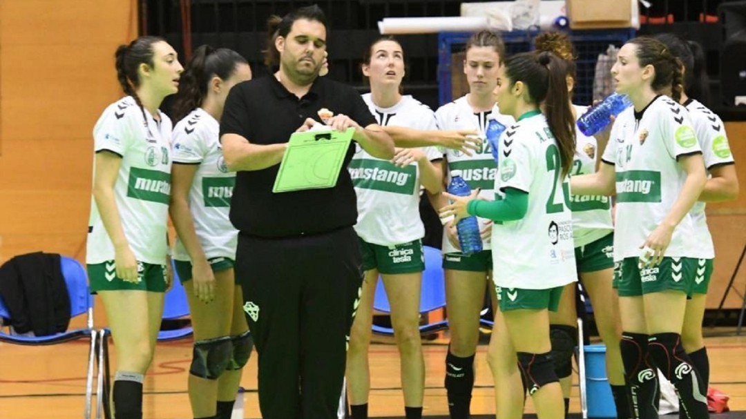 Las "guerreras" del Elche Mustang han viajado a Barakaldo a por la Copa