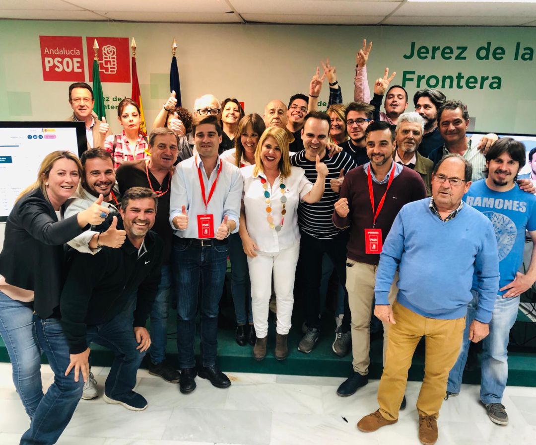 Los militantes socialistas celebran la victoria en la sede de Jerez Los militantes socialistas celebran la victoria en la sede de Jerez