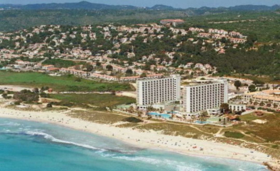 La reforma de lso dos grandes hoteles de Sol Meliá sigue encallada. La reforma de lso dos grandes hoteles de Sol Meliá sigue encallada.