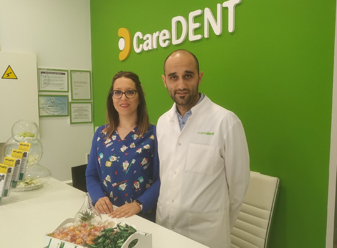 En Sintonía charla con trabajadores de la clínica dental Caredent En Sintonía charla con trabajadores de la clínica dental Caredent