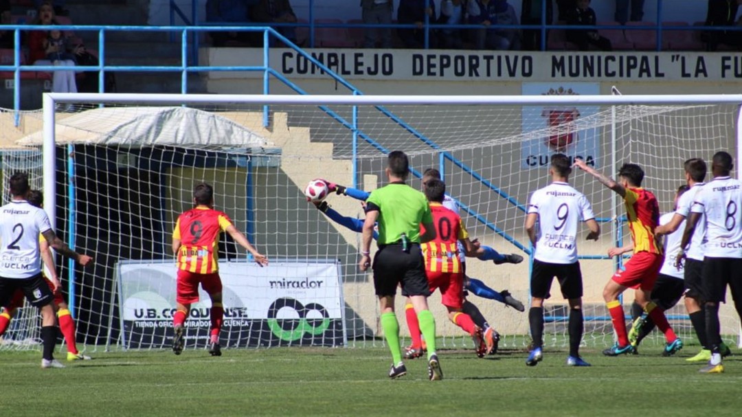 Dos goles en propia puerta condenan al Conquense