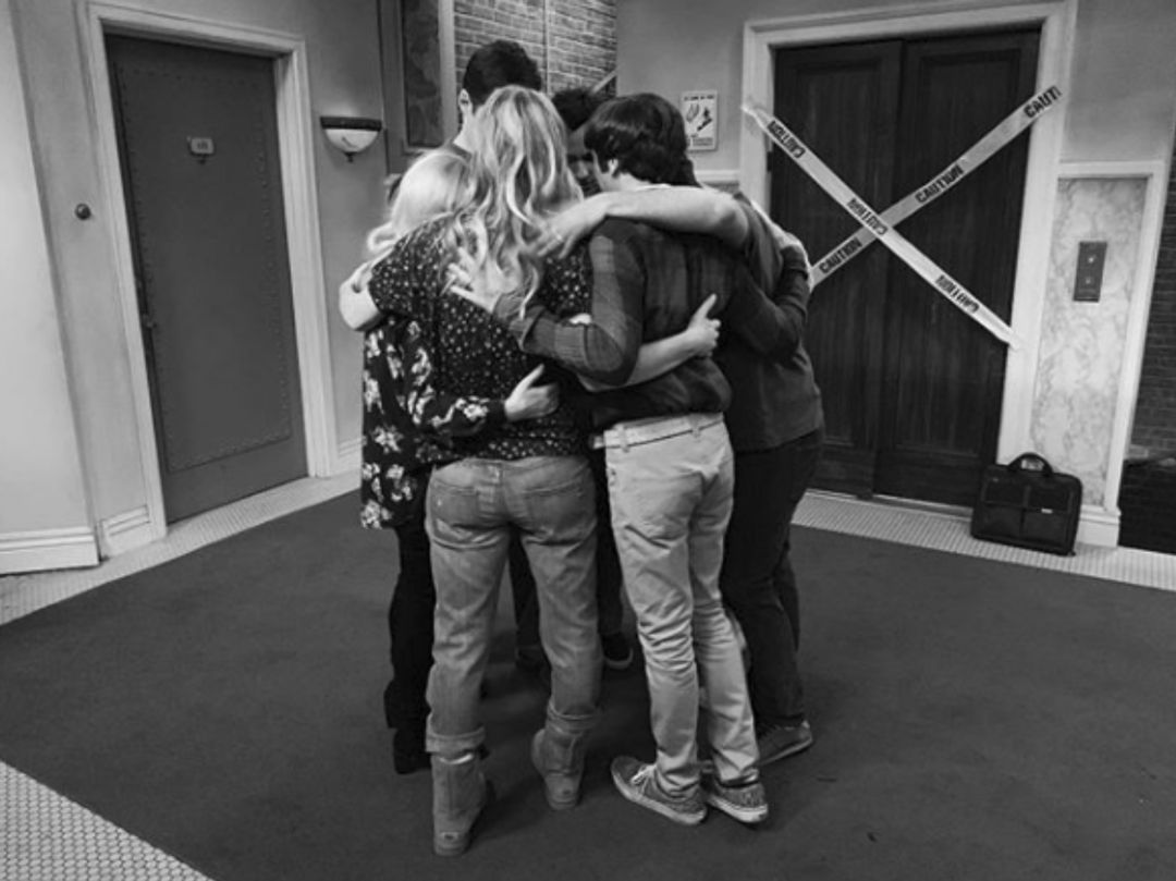 Los protagonistas de 'The Big Bang Theory' muestran sus reacciones al leer el capítulo final Los protagonistas de 'The Big Bang Theory' muestran sus reacciones al leer el capítulo final