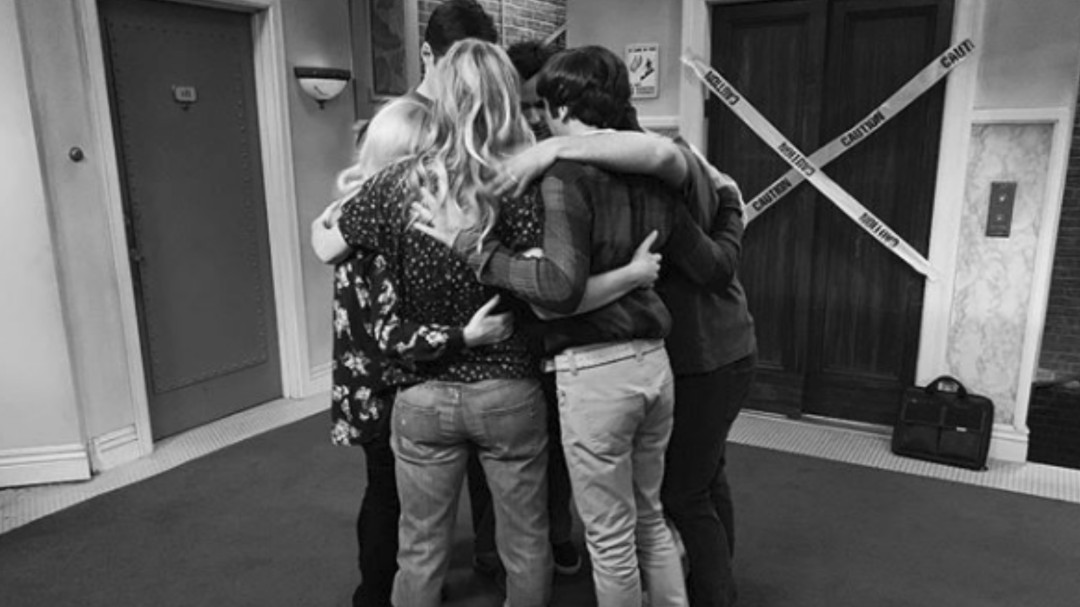 Los protagonistas de 'TBBT' muestran sus reacciones al leer el capítulo final