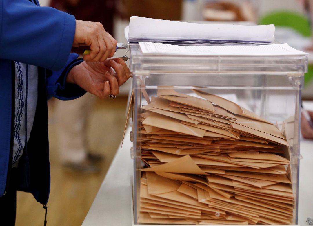 El PSOE gana en Madrid y el PP se desploma en su feudo por VOX El PSOE gana en Madrid y el PP se desploma en su feudo por VOX
