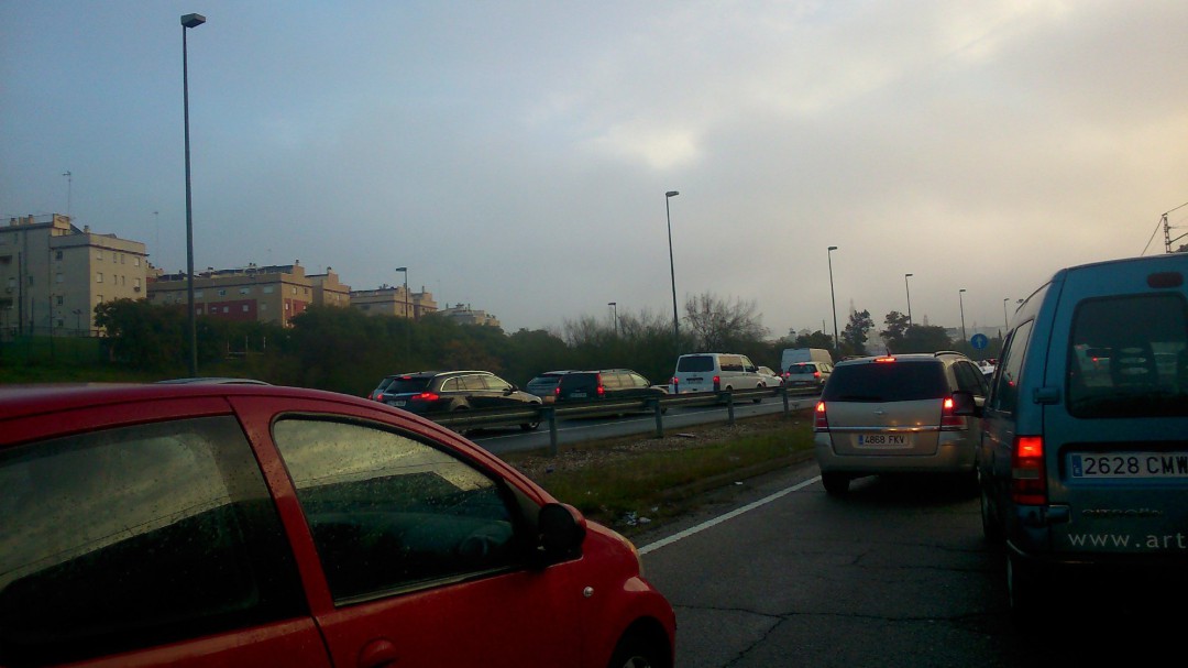 Ir en coche al trabajo dispara el riesgo de muerte un 32%
