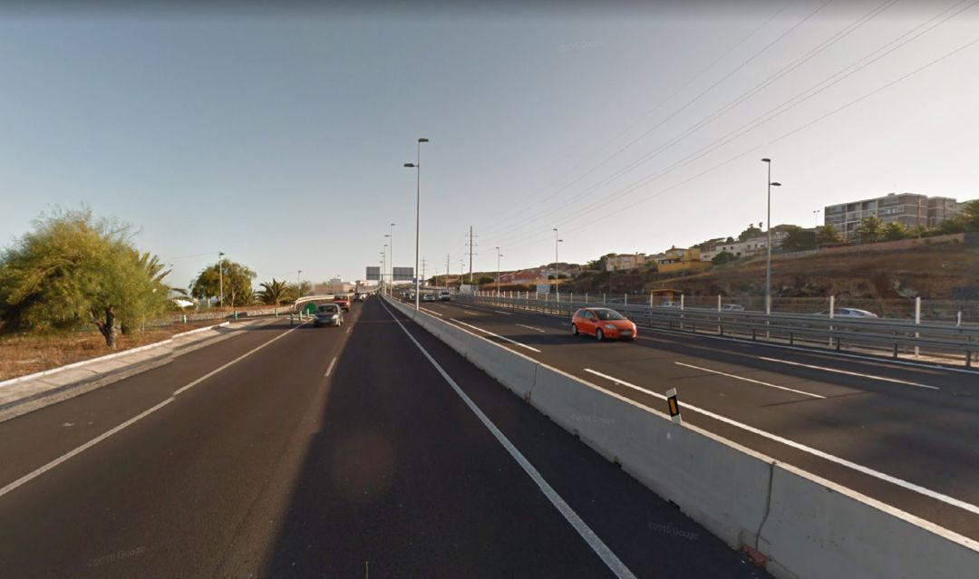 Detenido por circular 13 kilómetros en sentido contrario por la autovía TF-1 Detenido por circular 13 kilómetros en sentido contrario por la autovía TF-1
