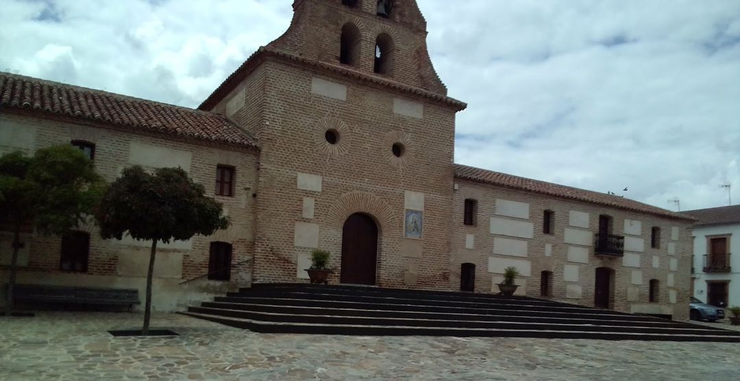 Plaza mayor de Aldeaquemada. Plaza mayor de Aldeaquemada.