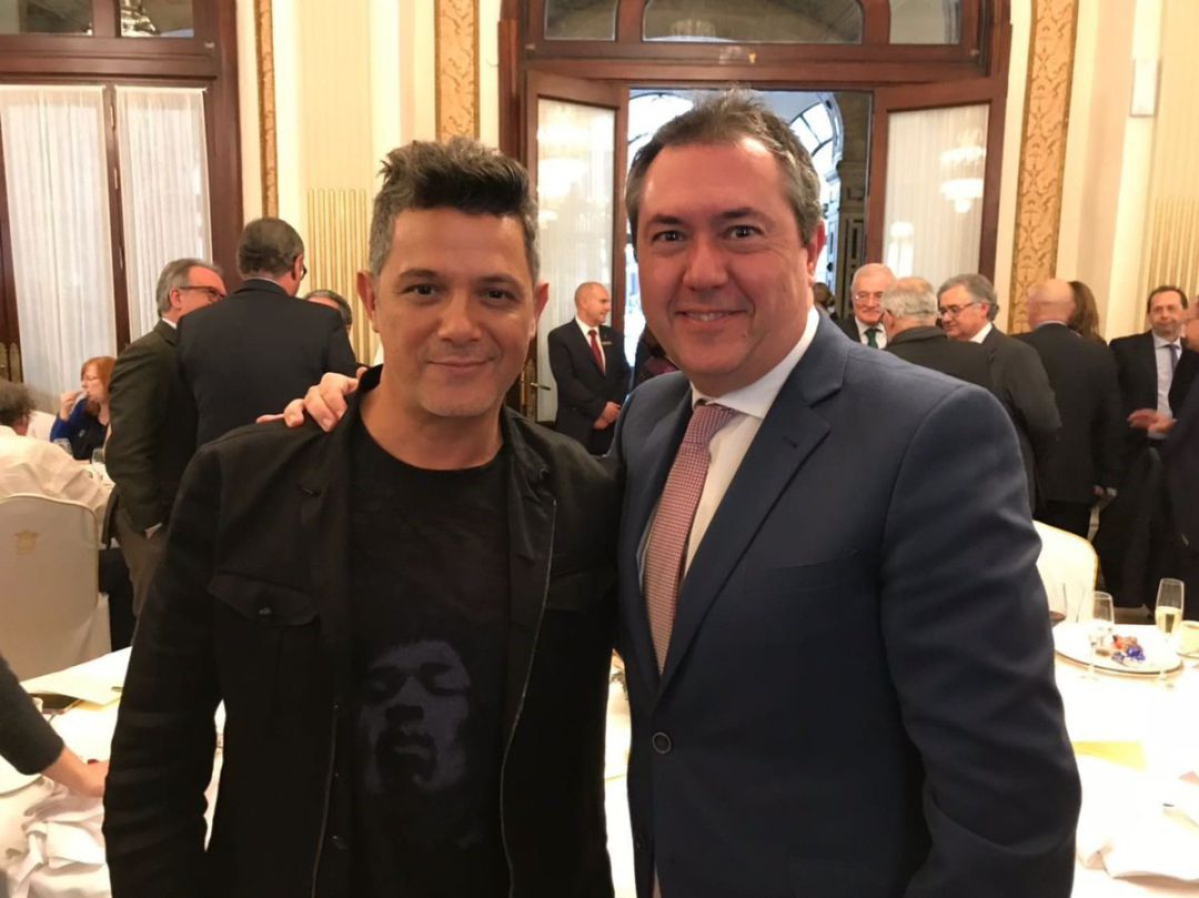 El pediatra Gómez de Terreros será hijo predilecto de Sevilla y Alejandro Sanz y Aurora León hijos adoptivos El pediatra Gómez de Terreros será hijo predilecto de Sevilla y Alejandro Sanz y Aurora León hijos adoptivos