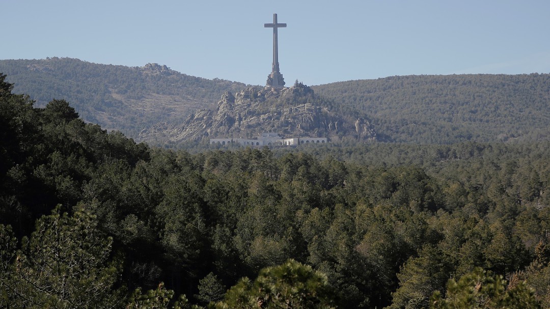 La victoria de Sánchez despeja la exhumación de Franco a la espera de lo que decida el Supremo