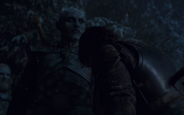 El Rey de la Noche mata a Theon. El Rey de la Noche mata a Theon.