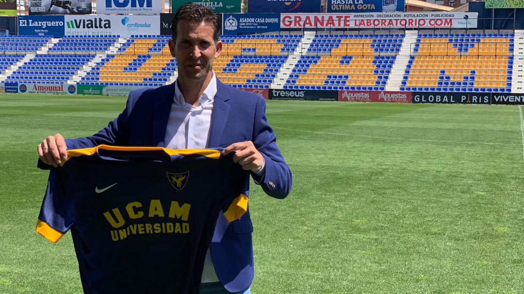 Juan Merino: "Creo en la plantilla y en que es posible el playoff"