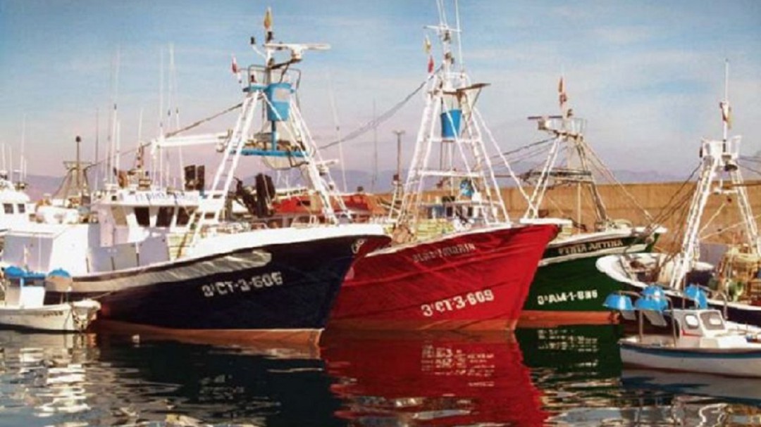 50.000 euros a las cofradías de pescadores de la Región para la recogida de residuos
