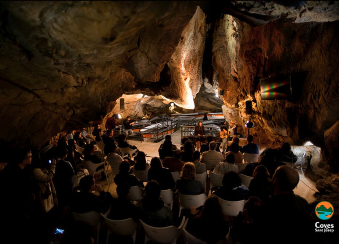 Concierto de Morgan en el ciclo Singing in the Cave Concierto de Morgan en el ciclo Singing in the Cave